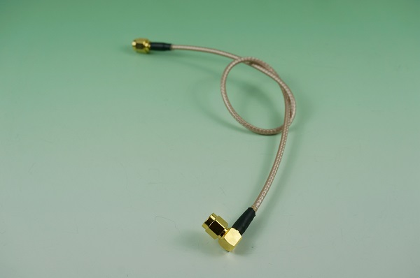GR10611-005  SMA 90度 to SMA 180 度 1