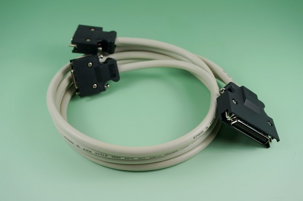 GR10612-003  SCSI 50P to 20P (MDR) 鎖殼式 1